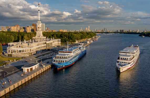 Từ Moscow, bạn có thể đến Bắc Băng Dương bằng đường thủy.