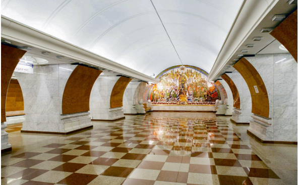 Để xuống sân ga của ga Park Pobedy, nằm ở độ sâu 73 mét, bạn cần phải thực hiện một hành trình thực sự.