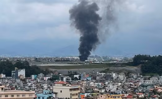 Máy bay chở 19 người rơi khi cất cánh May bay cho 19 nguoi roi khi cat canh