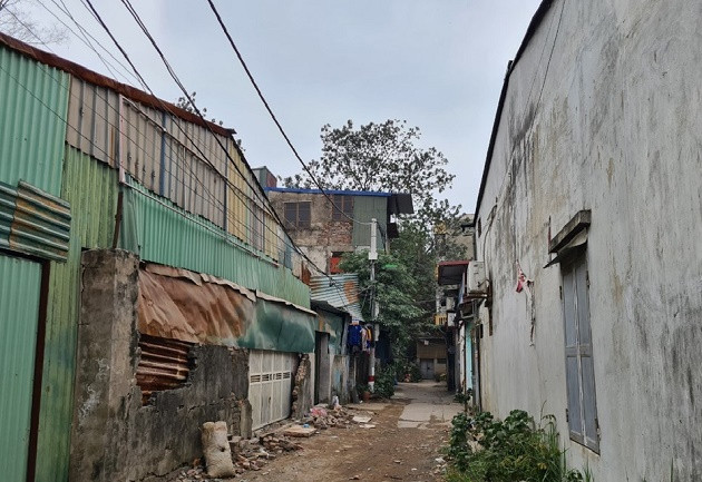 Gần 2 thập kỷ “nuôi” cỏ dại, Khu đô thị mới Thịnh Liệt hoang tàn, nhếch nhác - Hình 11 Gan 2 thap ky “nuoi” co dai, Khu do thi moi Thinh Liet hoang tan, nhech nhac-Hinh-11