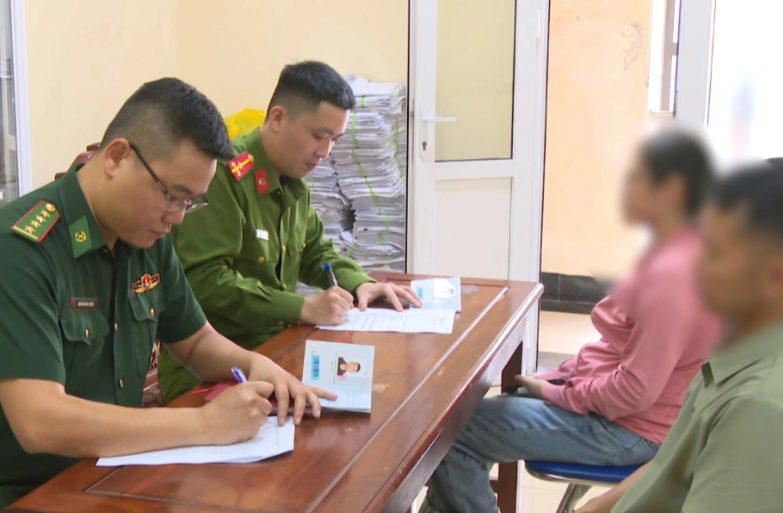 Lua dao chiem doat hang tram ty duoi hinh thuc 