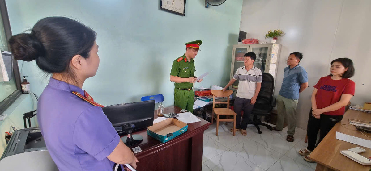 Khởi tố giám đốc và kế toán công ty mua bán trái phép hóa đơn Khoi to giam doc va ke toan cong ty mua ban trai phep hoa don