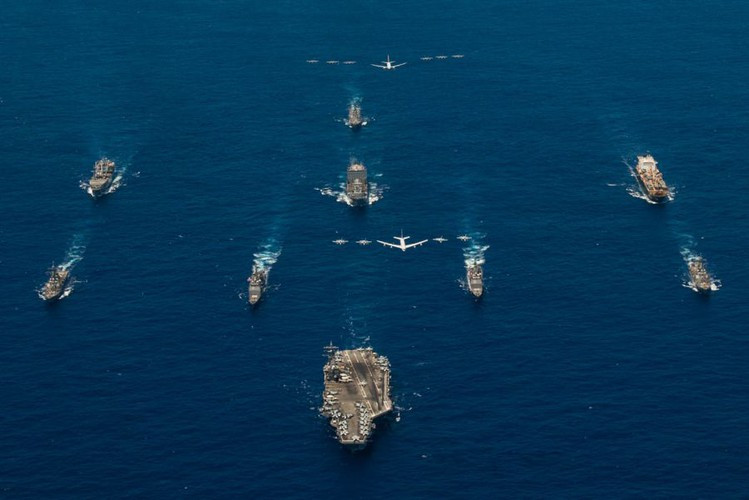 Trái với việc một máy bay không người lái bị bắn hạ, nếu Iran thực hiện hành động tương tự với chiến đấu cơ có người điều khiển thì gần như chắc chắn Mỹ sẽ tung đòn trả đũa quân sự.