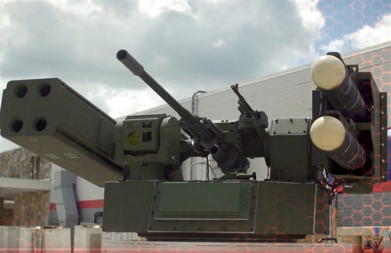 Các kỹ sư của hãng đã cố gắng tích hợp bệ phóng Avenger nhằm tăng cường khả năng phòng thủ tầm gần của các lữ đoàn vốn được trang bị Stryker của Lục quân Mỹ, ông Kendall Linson Giám đốc bộ phận Kinh và phát triển Stryker và phương tiện chiến thuật đặc biệt của General Dynamics Land Systems cho biết.