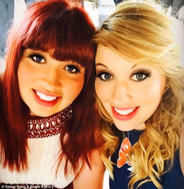 Cô mất 8 tháng vật lý trị liệu để học lại các kỹ năng cơ bản. "Suốt một thời gian dài tôi đã mất niềm tin vào bản thân và nghĩ rằng mình không thể như xưa được nữa. Trong khi bạn bè được đi học, đi du lịch thì tôi nằm ở đó và tụt lại phía sau", Jemma chia sẻ. 