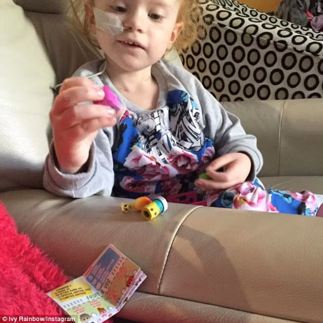 Từ một cô bé hiếu động, ham mê mua sắm, Ivy không thể đến các trung tâm thương mại có điều hòa.