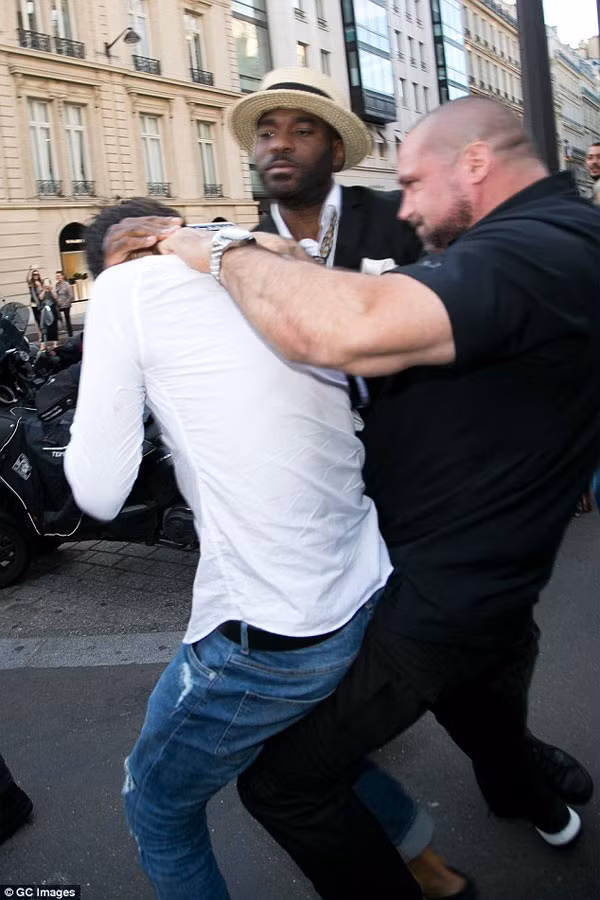 Kim Kardashian sa thai ve si lau nam sau vu cuop o Paris-Hinh-3