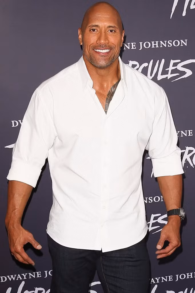 “Tôi đã có những thay đổi lớn trong sự nghiệp trong vài năm qua và điều đó giúp tôi rất nhiều trong sự nghiệp. Tôi cảm thấy những thay đổi lớn đến với tôi cả trong cuộc sống, các mối quan hệ, làm cha, làm bạn trai, là những thứ giúp tôi có được sự tự tin” – Dwayne nói. (Ảnh: Popsugar)