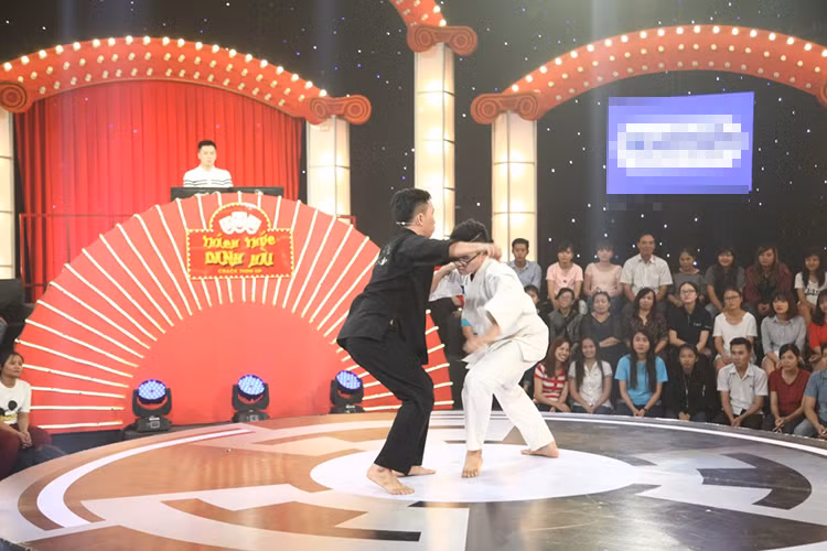 Ngo Kien Huy bam dap vi Tran Thanh Truong Giang-Hinh-6