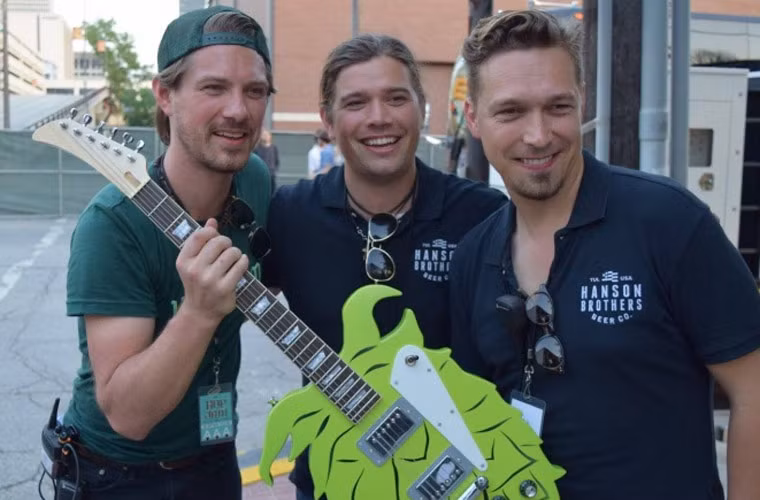 Anh cả Isaac Hanson có một phòng thu 3CG Records ở Tulsa, Oklahoma, nơi đây từng thu âm cho nhiều ca sĩ nổi tiếng trong đó có Miley Cyrus. Công ty 3CG Records được thành lập năm 2003 và nơi đây đã cho ra đời rất nhiều album của ban nhạc Hanson.