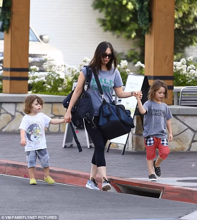 Tin vui này khiến hai người hoãn lại việc ly hôn và tái hợp để chuẩn bị chào mừng đứa con thứ ba.