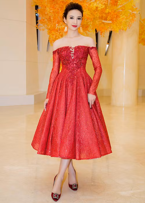 Đã là mẹ của một cô con gái 6 tuổi tên Chiko nhưng Ngọc Diễm vẫn sở hữu nhan sắc mặn mà quyến rũ.