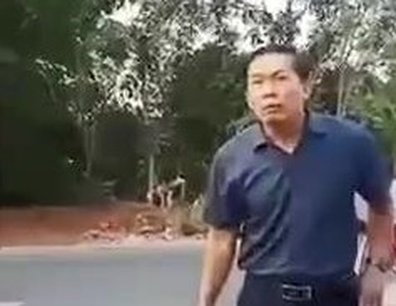 Pho Chu tich HDND huyen chong doi chot kiem dich COVID-19 viet don xin tu chuc