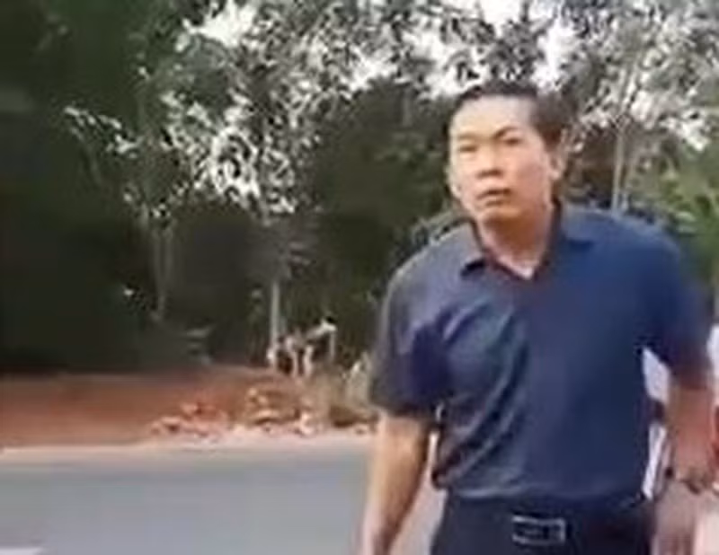 Pho Chu tich HDND huyen chong doi chot kiem dich COVID-19 viet don xin tu chuc