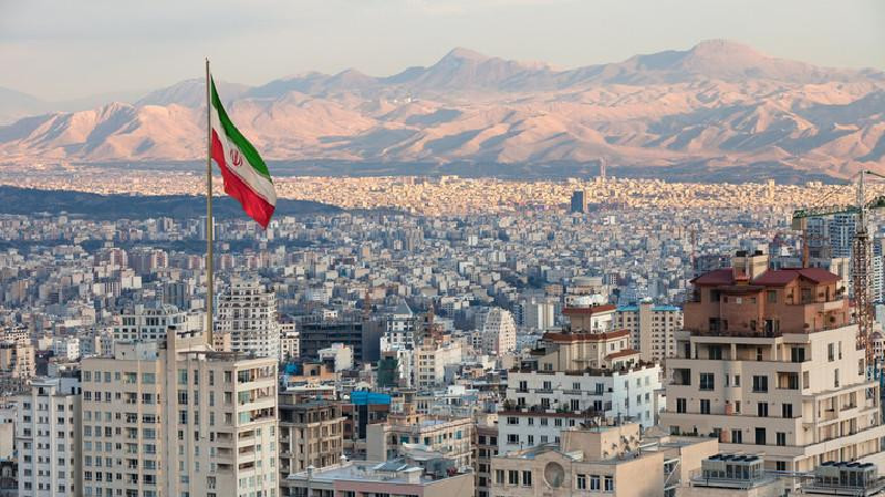 Ngoài ra, Nga còn đáp ứng yêu cầu của Iran bằng cách cung cấp thông tin cảnh báo từ vệ tinh và sử dụng các radar phòng không đặt tại Syria để giám sát chặt chẽ các máy bay chiến đấu của Israel và Mỹ. Nga sẽ kịp thời thông báo tình hình cho Iran - điều này sẽ cung cấp cho Iran cảnh báo sớm về các cuộc tấn công sắp xảy ra, giúp họ có thời gian chuẩn bị phòng thủ, thậm chí có cơ hội phản công. Ảnh: IRNA.