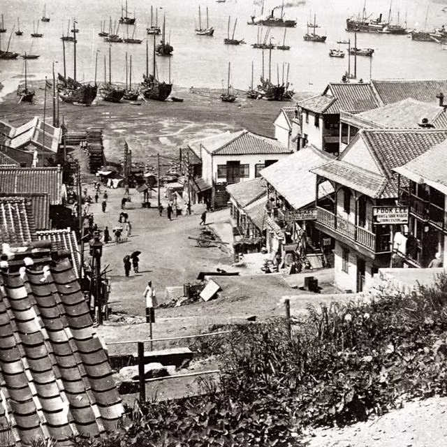 Quang cảnh một ngôi làng những năm 1900.