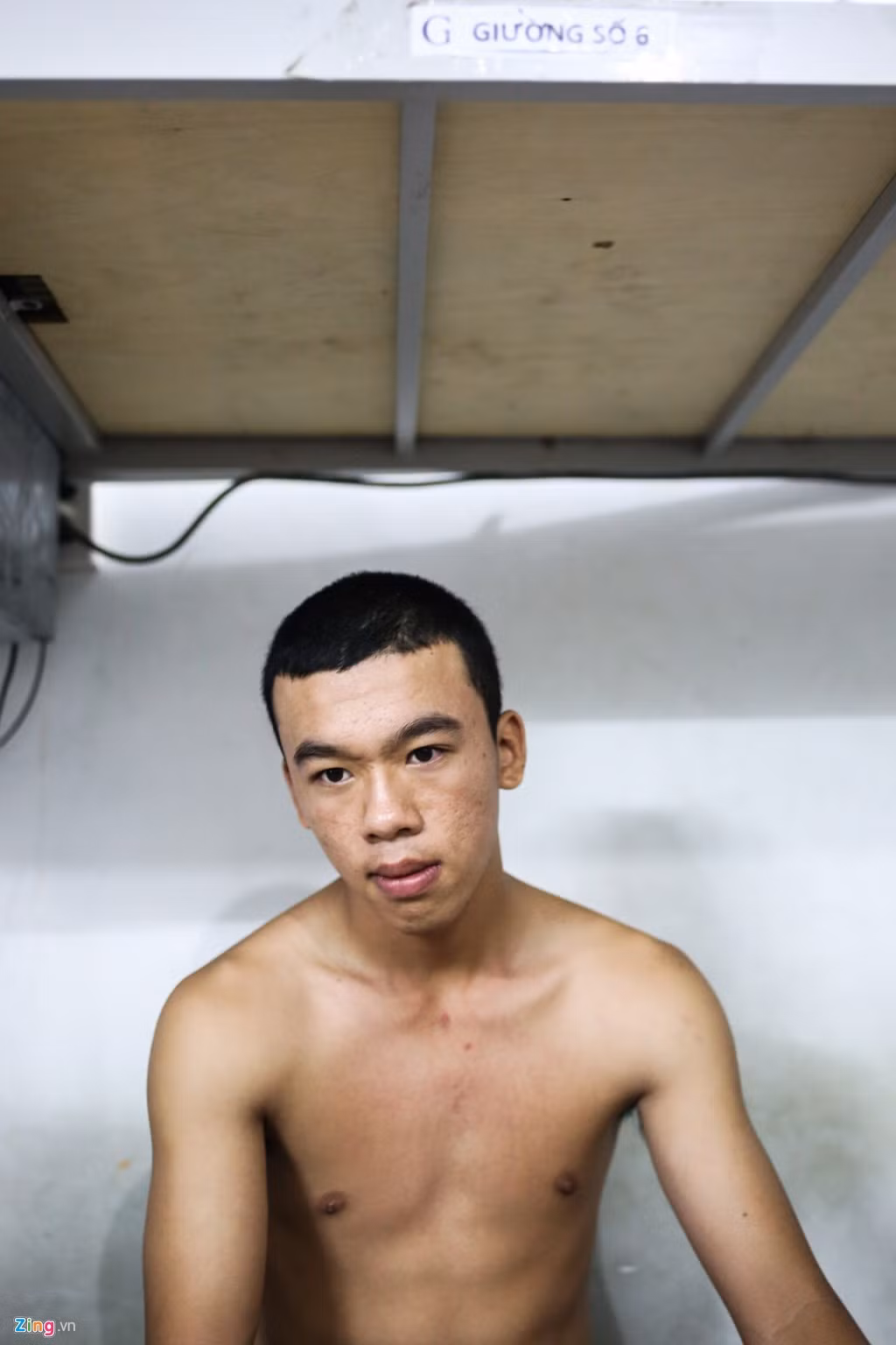 Học viên Nguyễn Quốc Khánh (sinh năm 1999, đến từ Đắk Lắk) học ở trường được một năm. Em là học sinh cá biệt với những "chiến tích" bỏ nhà, bỏ học, gia đình hoàn toàn không thể kiểm soát được. Khánh cho biết sẽ học ở đây tới khi hết cấp 3 để ra trường có thể đi làm.