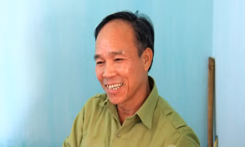 Lang nguoi nghe ke cuoc tu chien tren nui Dat voi quan TQ