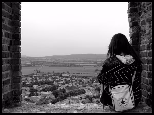 Những bạn đang yêu đang có chút vấn đề. Hai người có lúc xa lúc gần, tuy luôn cố gắng duy trì mối liên hệ và tình cảm với người mình yêu nhưng luôn cảm thấy khó tìm được sự đồng điệu. Nhiều lúc hành động không đúng lúc, đôi khi lời nói không thể diễn đạt được hết ý, khiến đôi bên nghi ngờ lẫn nhau, nên có chút mệt mỏi, chán chường. Nên nhớ rằng hãy lấy nhu chế cương, cảm giác an toàn tự mình cần phải làm chủ, cảm xúc nhất định phải điều tiết cho tốt.