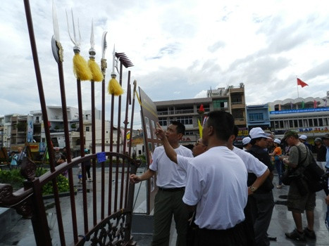 Huyện Tây Sơn của tỉnh Bình Định là nơi phát tích của phong trào nông dân Tây Sơn, với những vị tướng giỏi võ công như Nguyễn Huệ, Nguyễn Lữ, Trần Quang Diệu, Võ Đình Tú, Bùi Thị Xuân.
