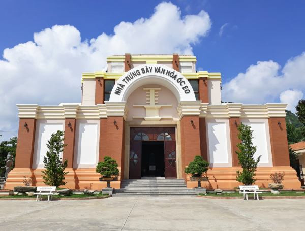 Di chỉ văn hóa Óc Eo hiện nay thuộc thị trấn Óc Eo, huyện Thoại Sơn của tỉnh An Giang. Nơi đây từng là thương cảng sầm uất của vương quốc cổ Phù Nam. Ngoài di chỉ Óc Eo, các nhà khảo cổ học của nước ta còn phát hiện rất nhiều di chỉ văn hóa khác của người Phù Nam ở Đồng bằng Sông Cửu Long.