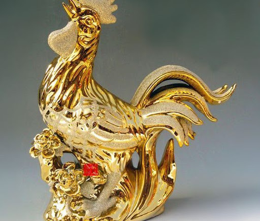 4. Tuổi Dậu: Con giáp Dậu thường có dung mạo xinh xắn, vẻ ngoài đẹp đẽ, dễ thu hút cái nhìn của đối phương. Tình trường của một số người tuổi Dậu cũng khá dày nhưng không phải lúc nào cũng gặp đúng người, đúng thời điểm.