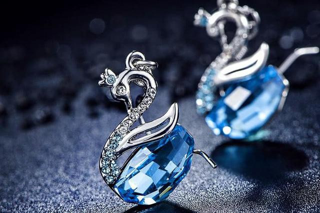 3. Tuổi Dậu: Theo tử vi 12 con giáp, người tuổi Dậu từ 22/7 trở đi dễ dàng xóa đi bầu không khí ngột ngạt, túng thiếu của các tháng trước.