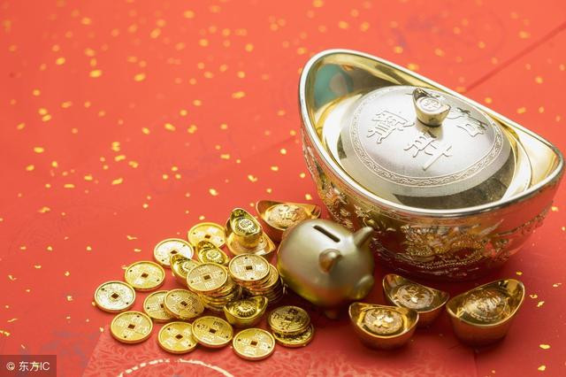 Bất kể tại công sở hay những người khởi nghiệp kinh doanh đều được thuận lợi, gặp hung hóa cát. Đây còn là thời điểm đầu tư, tích lũy được cho tương lai. Họ có thể cân nhắc các hình thức đầu tư như vàng hoặc ngoại tệ.