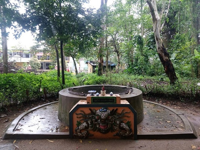 Theo sách "Đại Nam nhất thống chí", giếng Hàm Long ở Huế từng xuất hiện từ năm 1674, đây chính là nơi cung cấp nước sạch cho vua chúa triều Nguyễn sử dụng.