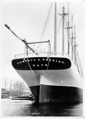 4. Carroll A. Deering: Con tàu này mắc cạn suốt nhiều ngày tại Diamond Shoals gần Cape Hatteras, Bắc Carolina vào năm 1921. Sau đó, cảnh sát biển phát hiện ra rằng, thiết bị, nhật ký và 2 xuồng cứu sinh đã bị mất khỏi con tàu một cách bí ẩn. Các cuộc điều tra tiếp theo cho thấy, một số tàu khác cũng đã biến mất bí ẩn trong cùng thời gian này, đó có thể là những tên cướp biển man rợ, các thủy thủ đoàn tự tìm đường thoát hoặc xuất hiện những hoạt động kỳ lạ xung quanh tam giác quỷ Bermuda.