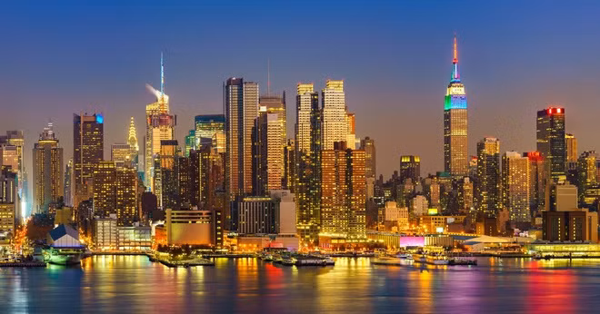  Theo World Atlas, công dân Mỹ có thu nhập bình quân đầu người cao nhất khu vực châu Mỹ và xếp thứ 10 thế giới. Mức thu nhập bình quân đầu người của công dân Mỹ năm 2019 là 64.770 USD. 