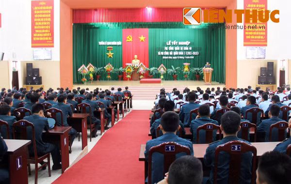 Khong quan-Hai quan Viet Nam sap co dan phi cong moi