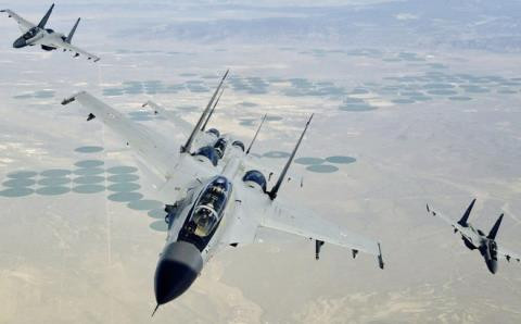 Co them thu nay, Su-30MKI co the san duoc ca F-22, J-20... tang hinh