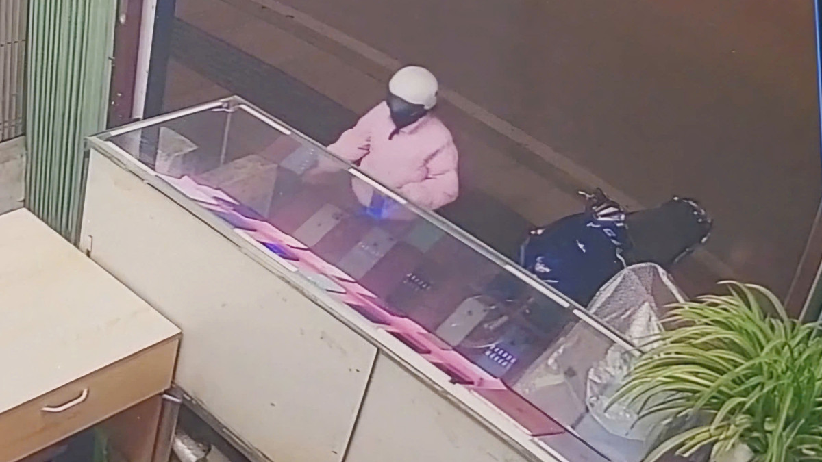 Lâm Đồng: Cô gái bịa chuyện bị cướp điện thoại rồi báo công an - Hình 2 Lam Dong: Co gai bia chuyen bi cuop dien thoai roi bao cong an-Hinh-2