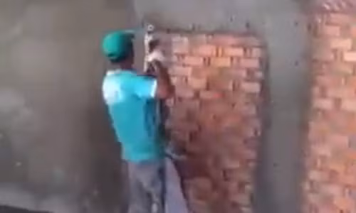 Ngac nhien voi chiec may trat xi mang sieu nhanh