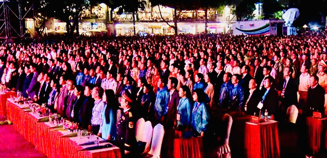 Hàng nghìn người dự lễ kỷ niệm 120 năm thành lập tỉnh Đắk Lắk - Hình 5 Hang nghin nguoi du le ky niem 120 nam thanh lap tinh Dak Lak-Hinh-5