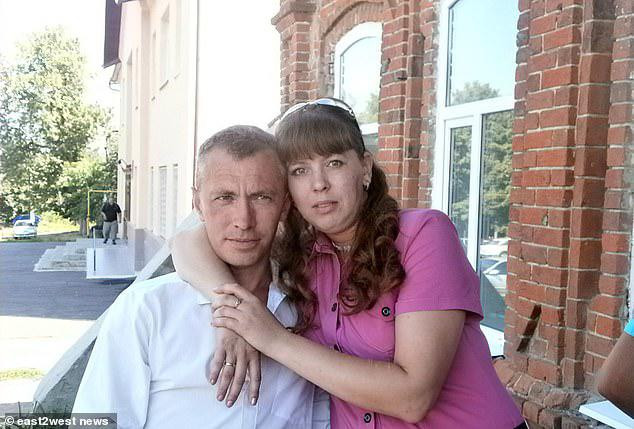 Vo hoi “em xinh khong”, chong im lang nen bi danh “khong truot phat nao“-Hinh-3