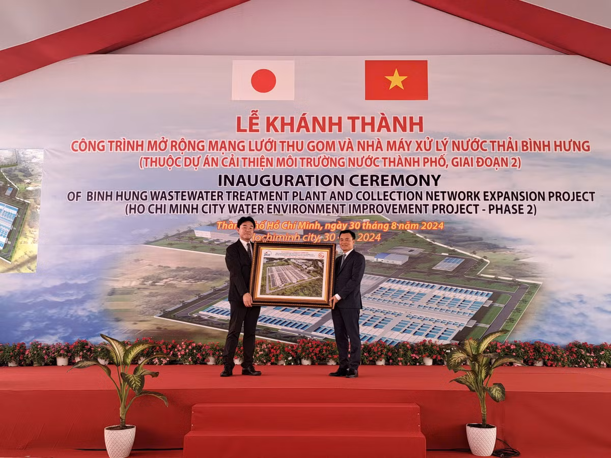 Hệ thống công trình biến nhiều dòng kênh ở TP HCM xanh trở lại - Hình 6 He thong cong trinh bien nhieu dong kenh o TP HCM xanh tro lai-Hinh-6