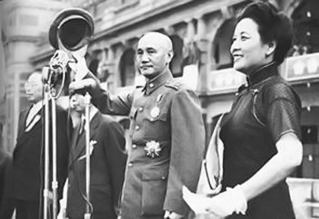 Trong khi Tưởng Giới Thạch có quê gốc là huyện Phụng Hóa thì Chu Ân Lai là người ở huyện Thiệu Hưng. Đây đều là 2 huyện ở Chiết Giang.