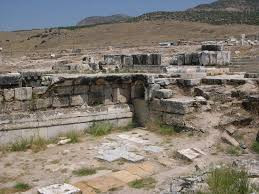 Ngay cả con người nếu như đứng ở khu vực đó cũng sẽ cảm thấy chóng mặt, gặp ảo giác. Nếu không rời đi nhanh cũng có thể tử vong.