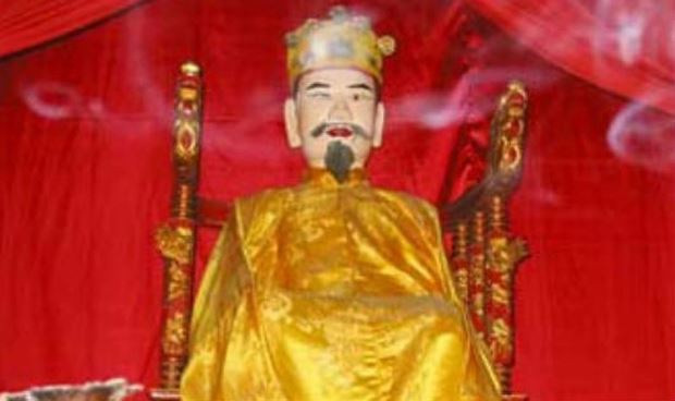 Vua Lý Anh Tông tên thật là Lý Thiên Tộ, sinh năm Bính Dần tại kinh đô Thăng Long, mẹ là Cảm thánh phu nhân Lê thị. Lý Anh Tông là con trai thứ hai của vua Lý Thần Tông.