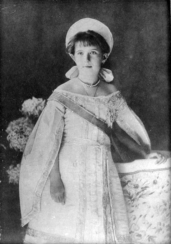 Khi ấy, các chuyên gia tiến hành xét nghiệm ADN và phát hiện Anderson không có quan hệ thuyết thống với hoàng gia Nga. Theo đó, Anderson bị phát hiện là kẻ giả mạo công chúa Anastasia để trục lợi trong suốt hơn 60 năm.