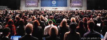 4. Từ ngày 7 - 18/12/2009, hội nghị khí hậu lớn nhất và quan trọng nhất trong lịch sử nhân loại được tổ chức tại Copenhagen (Đan Mạch). Hội nghị về biến đổi khí hậu do Liên Hợp Quốc tổ chức.