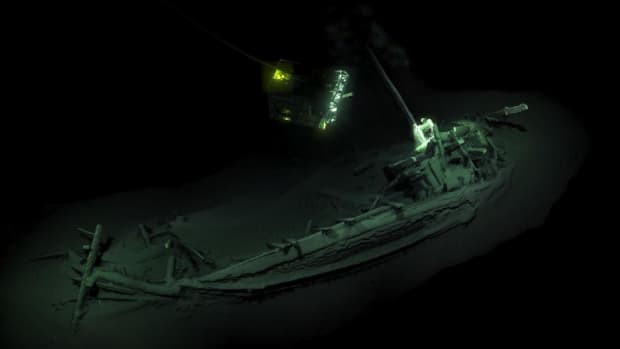 Kết quả kiểm tra ban đầu của các chuyên gia cho thấy xác ướp có niên đại khoảng 1.500 - 2.000 năm tuổi.