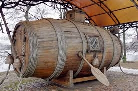 Tại đây, thợ mộc Nikonov cùng các đồng nghiệp làm việc trong một xưởng đóng tàu. Sau 13 tháng làm việc chăm chỉ, ông Nikonov hoàn thành mô hình đầu tiên của tàu ngầm quân sự và chạy thử nghiệm nó trên sông Neva. Peter Đại đế có mặt trong cuộc thử nghiệp này.