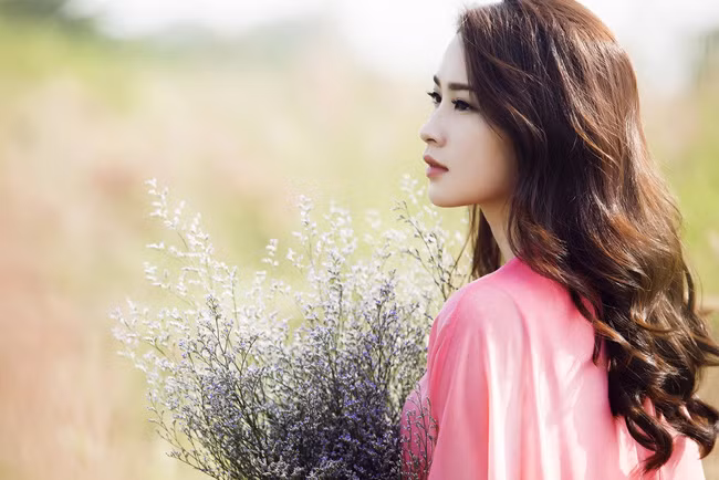 Bước sang năm Tân Sửu, những người này có may mắn lội ngược dòng giúp đưa cuộc sống lên tầm cao mới. Từ giữa năm trở đi, họ sẽ có quý nhân phù trợ, Thần Tài chiếu cố giúp cuộc sống thuận lợi, sự nghiệp thành công vang dội, tài lộc ngày càng dồi dào.