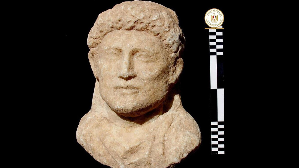 Chiếc lưỡi làm bằng vàng được cho là sẽ giúp người quá cố có thể nói chuyện với Osiris - vị thần cai quản thế giới bên kia. Thần Osiris cũng là người phán xét linh hồn người chết xem họ sẽ được tới vùng đất cực lạc hay bị đày đọa ở chốn địa ngục.