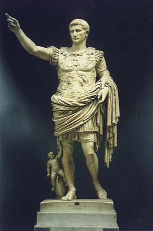 Octavian (tên thật là Caesar Augustus) là con trai nuôi của Julius Caesar không hề vui vẻ khi biết chuyện cha nuôi có quan hệ tình ái với Cleopatra. Ông và nhiều thượng nghị sĩ lo lắng cho tương lai của đế chế La Mã khi Julius Caesar luôn tìm cách che chở và bảo vệ cho mẹ con Cleopatra cũng như Ai Cập.