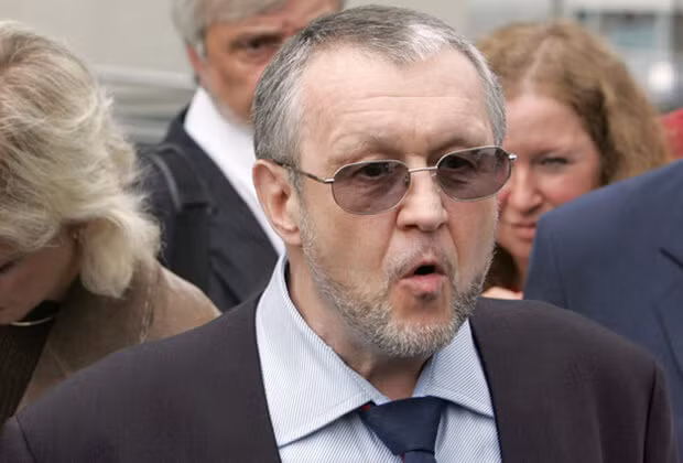 Hai năm sau, Ivankov xuất viện và gia nhập băng đảng của ông trùm Gennady Karkov. Kể từ đó, gã tham gia lên kế hoạch và thực hiện nhiều vụ bắt cóc, tra tấn, tống tiền, giết người, buôn vũ khí và buôn ma túy.