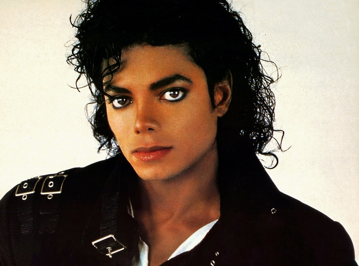 Sự việc càng trở nên bí ẩn hơn khi thi hài Michael Jackson được cảnh sát cho phép người nhà nhận và mang đi hỏa táng trong khi quá trình điều tra chưa kết thúc.